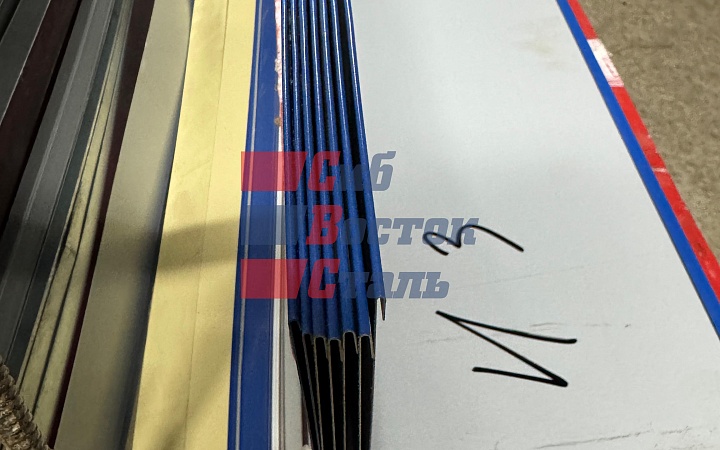 Конек кровли 200х200мм RAL 5005 L=2м