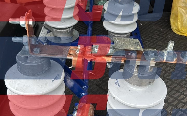 Разъединитель РЛНД-1-10400-Ухл1 с приводом ПРНЗ-10 ТЭМЗ (медные шины)